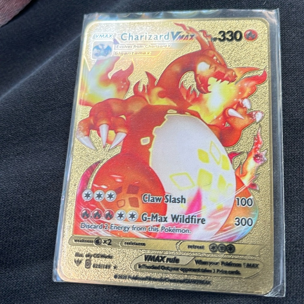 Rare gold Charizard Vmax Pokémon card